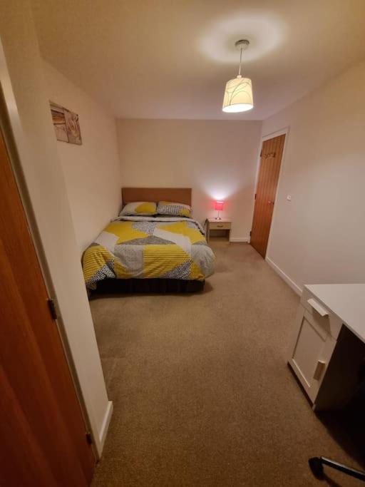 Laura'S Place Daire Isleworth Dış mekan fotoğraf